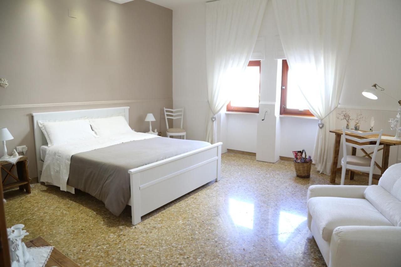 Viro House Bed and Breakfast Squinzano Eksteriør billede